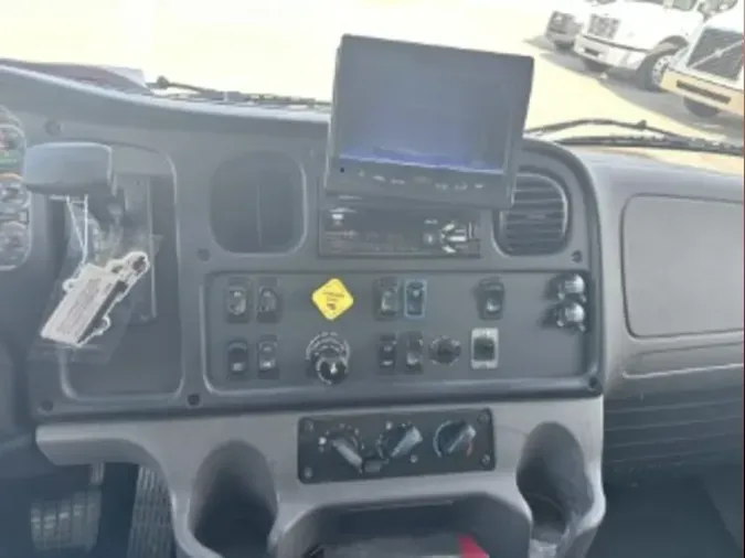 2019 FREIGHTLINER/MERCEDES M2 106