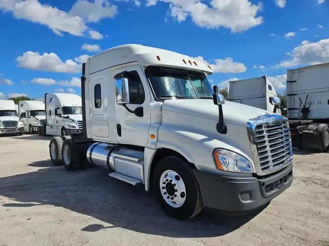 2019 FREIGHTLINER/MERCEDES CASCADIA 125