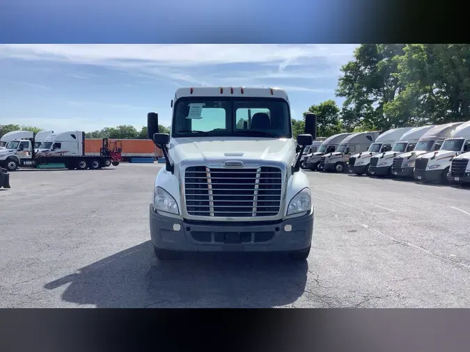 2019 Freightliner Cascadia 125036882dd7cedb47769691e486bdec3ee