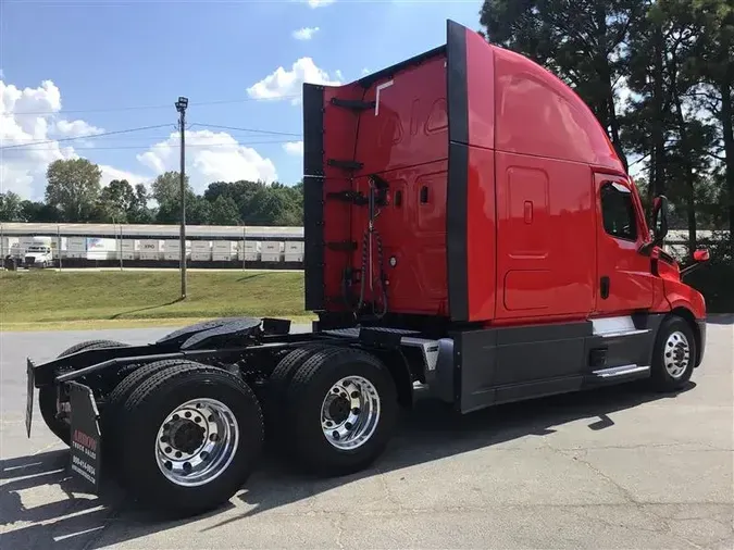 2021 FREIGHTLINER CASCADEVO1