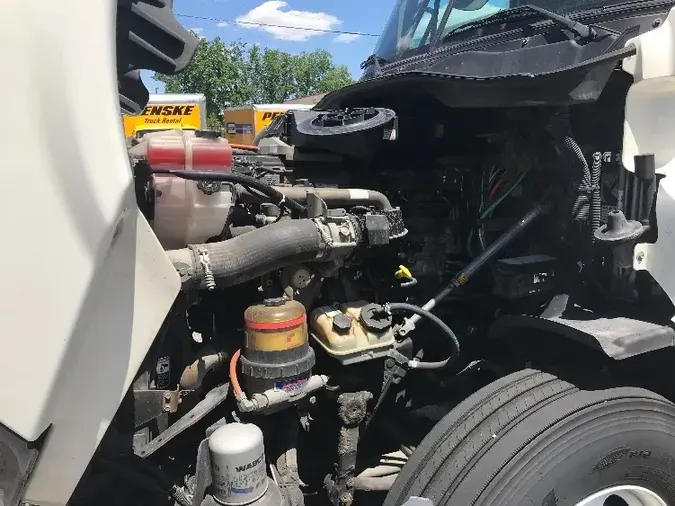 2015 FREIGHTLINER X12564ST