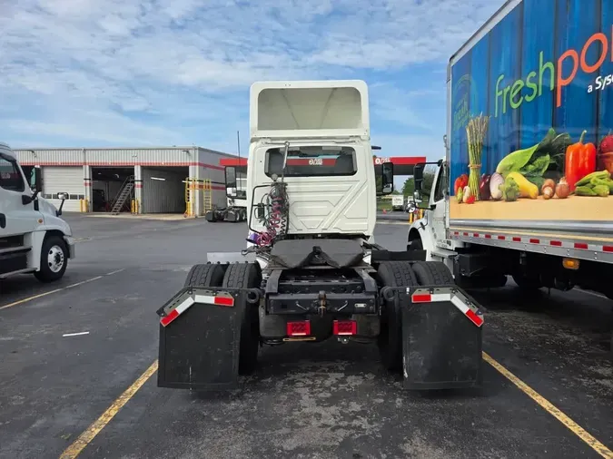 2019 NAVISTAR INTERNATIONAL RH613 DAYCAB S/A