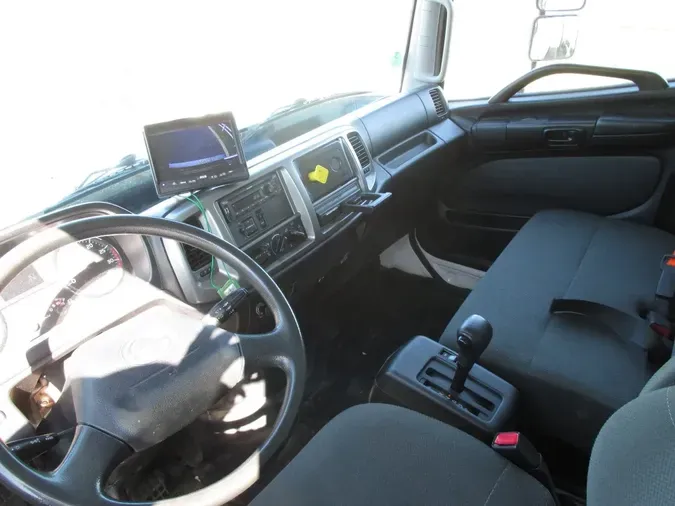 2019 HINO 268