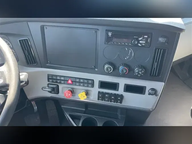 2021 FREIGHTLINER CA126