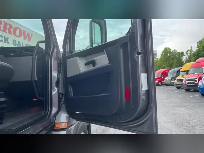 2022 FREIGHTLINER CA126