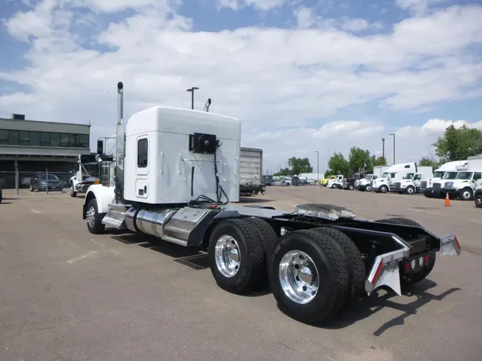 2023 Kenworth W900