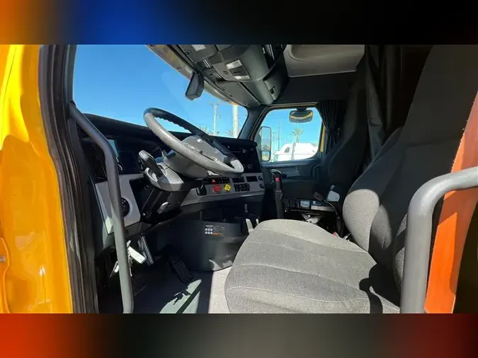 2020 FREIGHTLINER CA126