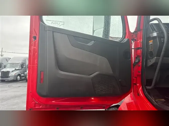 2021 FREIGHTLINER CA126