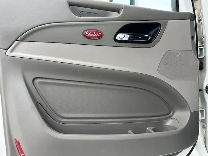 2020 Peterbilt 57903763530d9478c1beb35a4a328f0a3bf