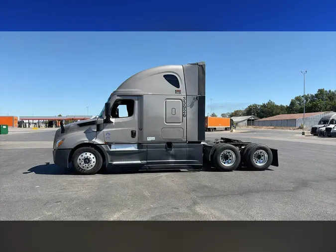 2025 Freightliner Cascadia 12603794c7f75fa5a3f8aa0b9f876799db3