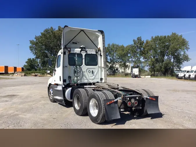 2020 Freightliner Cascadia 1260379581de0edc7b81a4750928eef2ddc