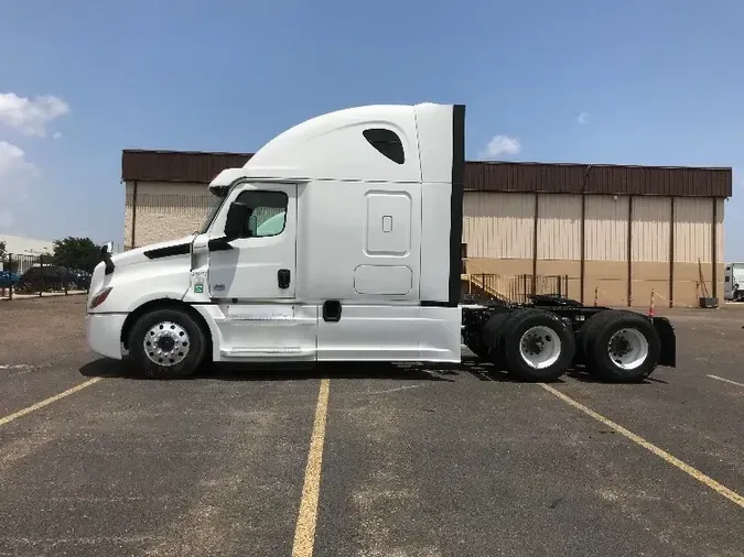 2019 Freightliner T12664ST