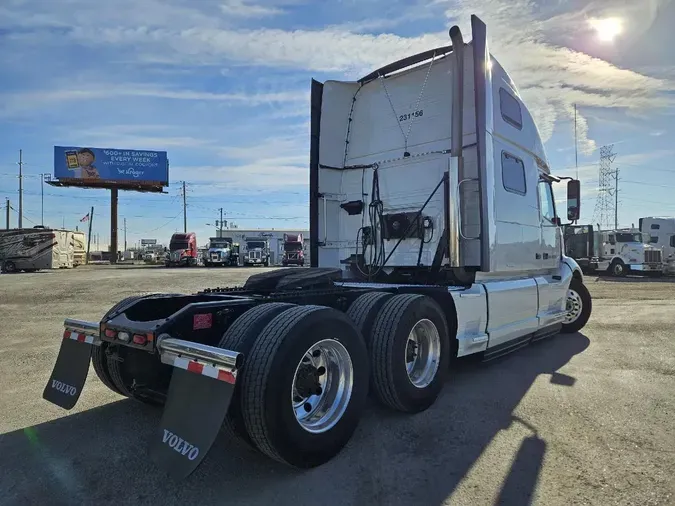 2023 VOLVO VNL64T860