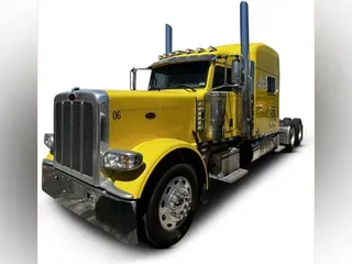 2023 Peterbilt 389