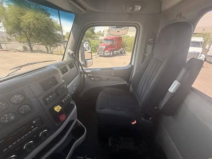 2023 Peterbilt 579