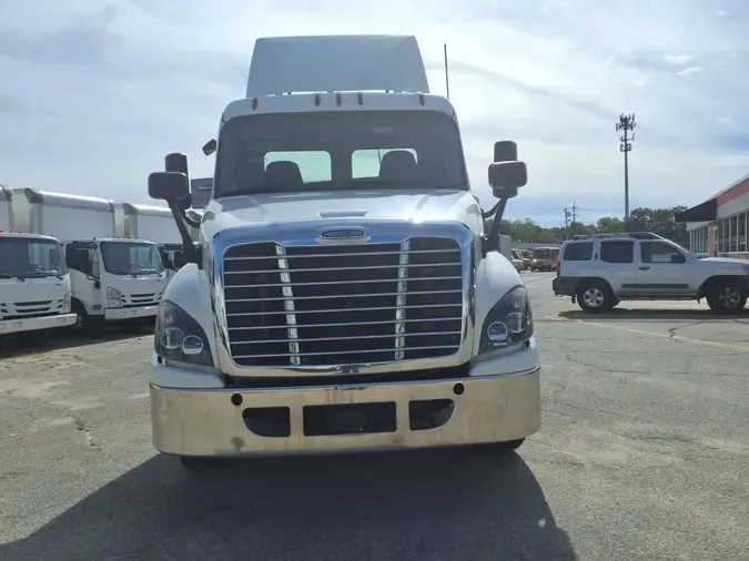 2019 FREIGHTLINER/MERCEDES CASCADIA 125