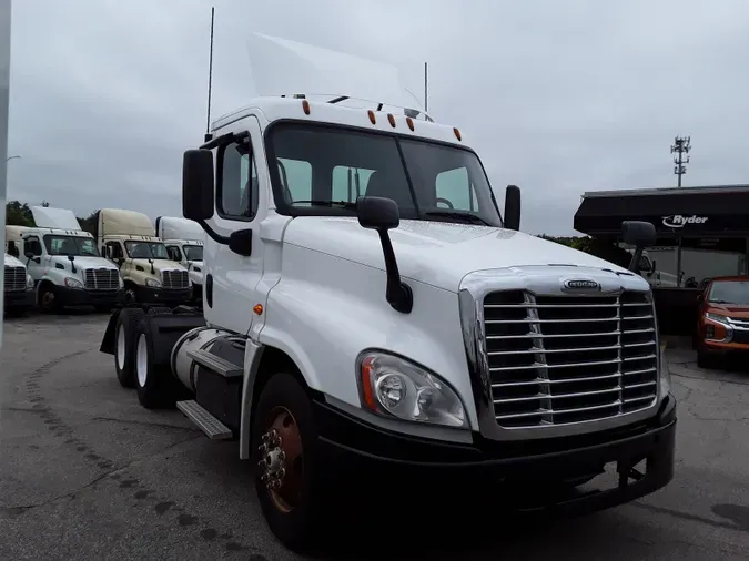 2016 FREIGHTLINER/MERCEDES CASCADIA 125