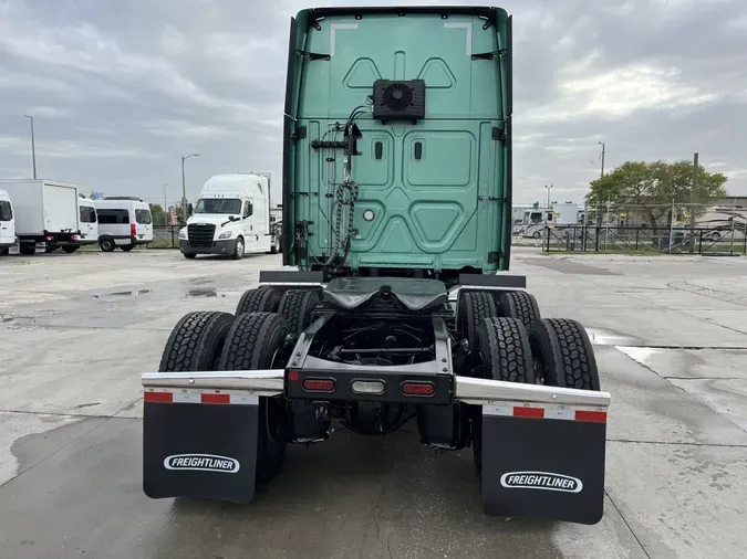 2022 Freightliner Cascadia 126