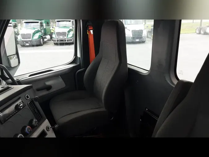 2020 Freightliner Cascadia 126