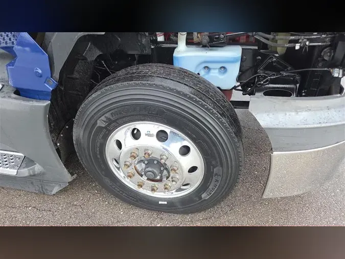 2021 INTERNATIONAL LT