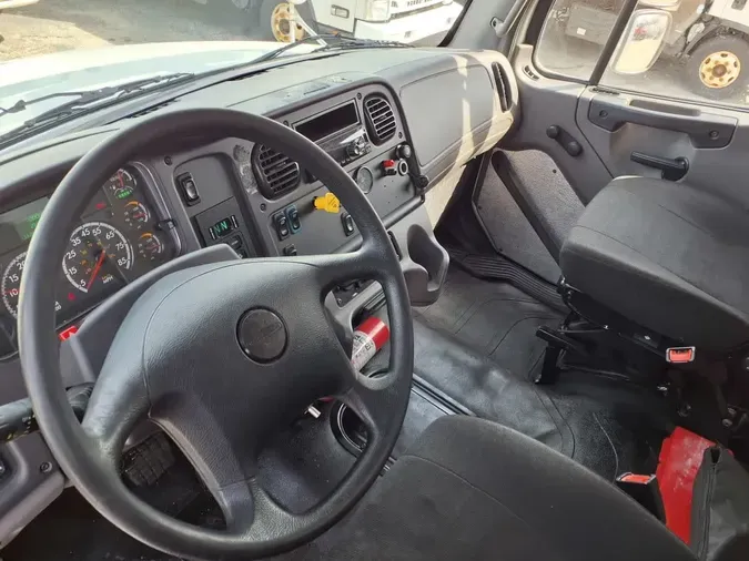 2020 FREIGHTLINER/MERCEDES M2 106