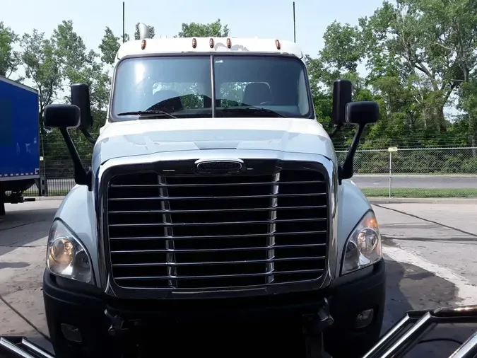 2017 FREIGHTLINER CASCADIA 125