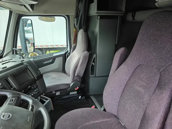 2020 VOLVO VNR64T-640