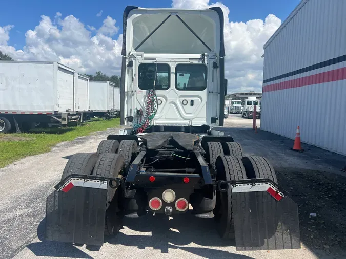 2018 FREIGHTLINER/MERCEDES CASCADIA 125