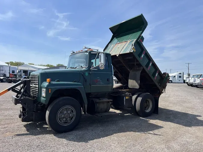 1997 Ford L8000