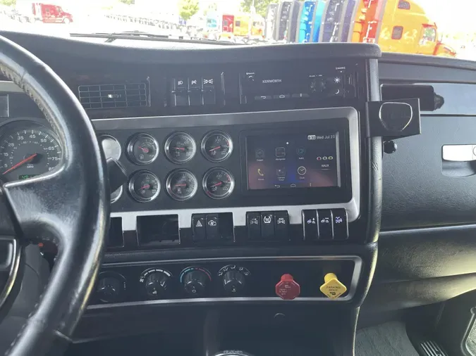 2020 Kenworth W900L
