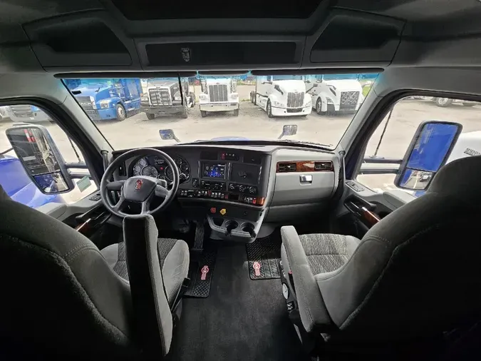 2022 KENWORTH T680