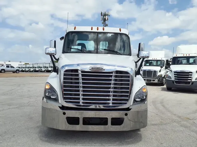 2020 FREIGHTLINER CASCADIA 125