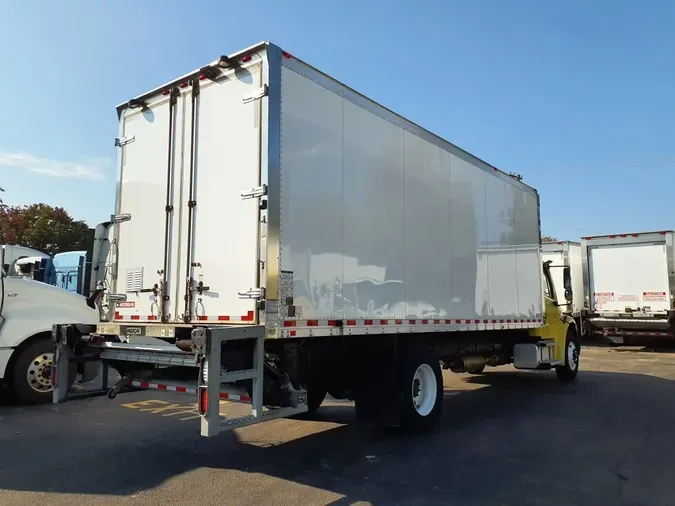 2016 FREIGHTLINER/MERCEDES M2 106