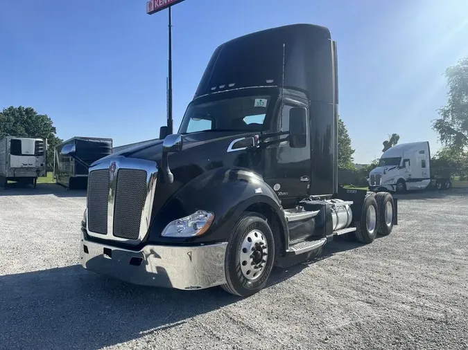 2019 Kenworth T68003a1c42a0f8a8b2378123c6a4f1d6c08