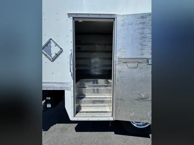 2020 Peterbilt 337