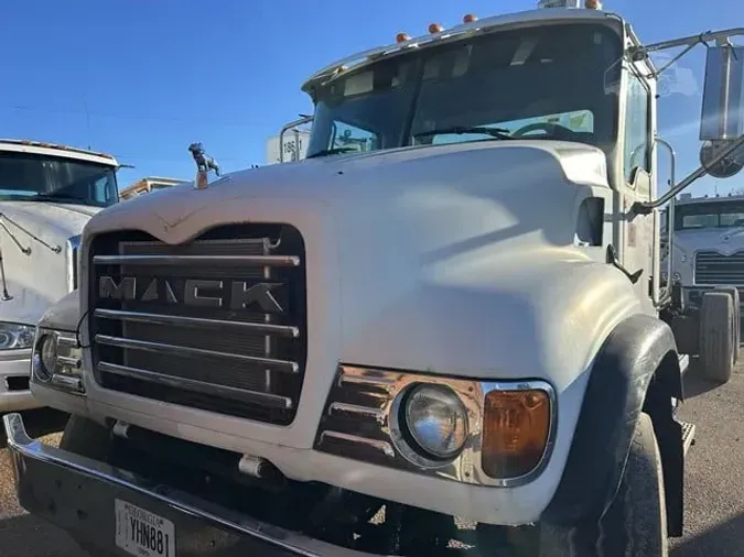 2006 MACK GRANITE CV713