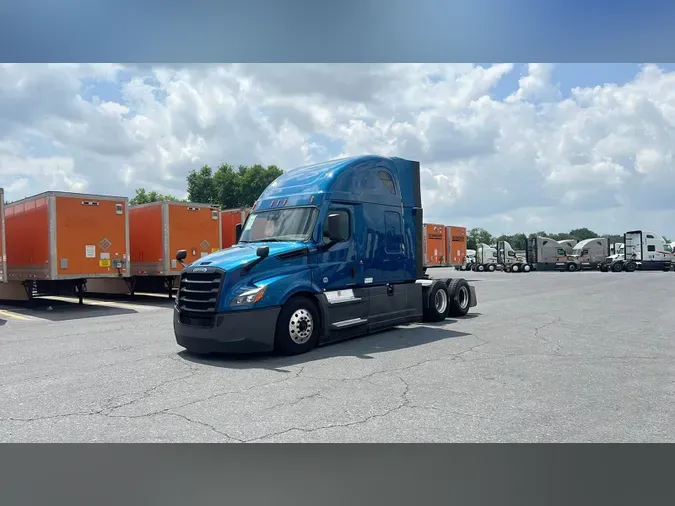 2023 Freightliner Cascadia 126