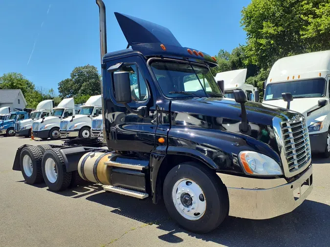 2017 FREIGHTLINER/MERCEDES CASCADIA 125