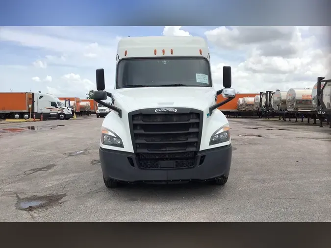 2020 Freightliner Cascadia 126