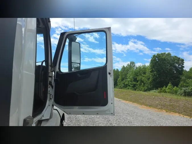 2018 Volvo VNL300