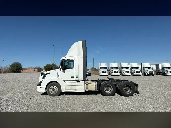 2018 Volvo VNL300