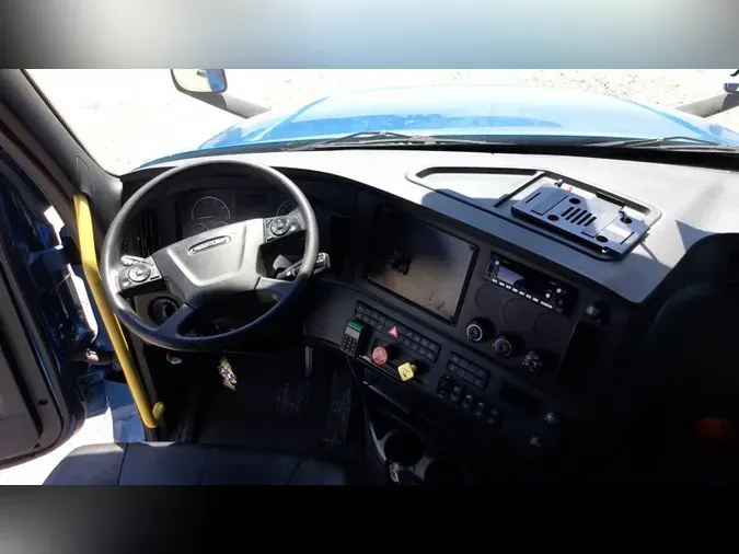 2023 Freightliner Cascadia 126