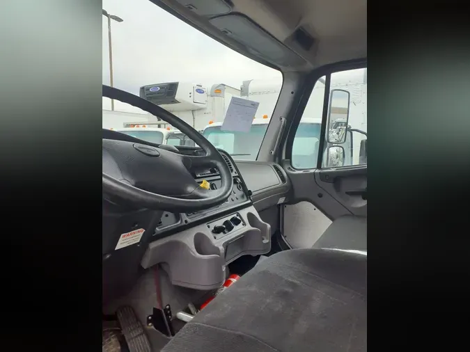 2018 FREIGHTLINER/MERCEDES M2 106