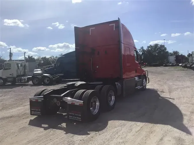 2021 FREIGHTLINER CA126