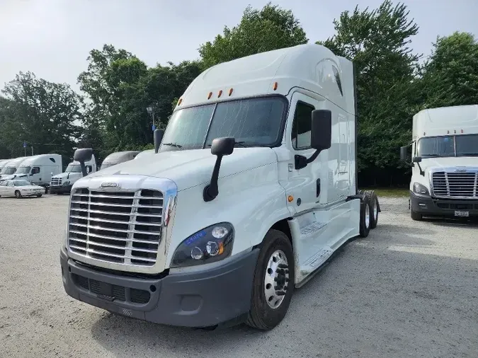 2019 Freightliner X12564ST