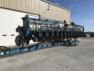 2002 Kinze 3650