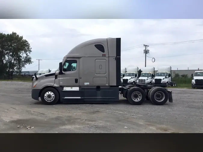 2023 Freightliner Cascadia 126