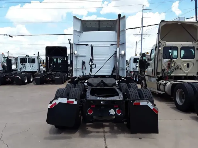 2020 VOLVO VNR64T-640