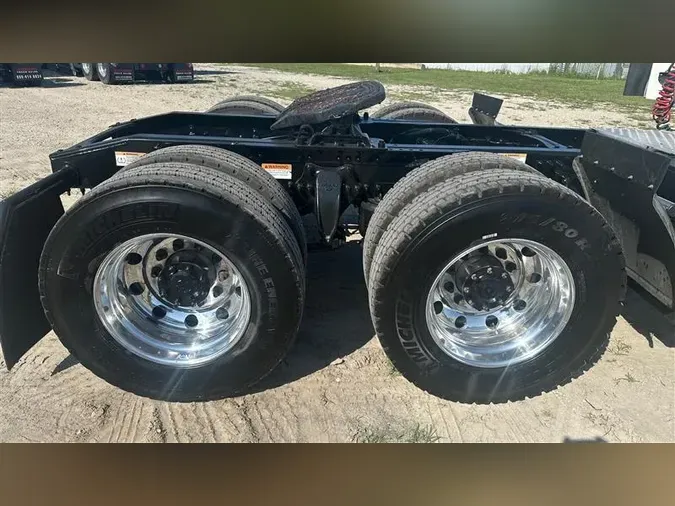 2019 FREIGHTLINER CA126