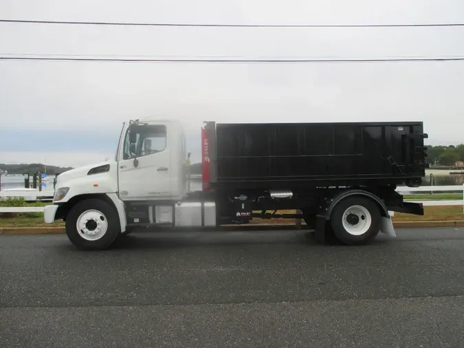 2018 HINO 268